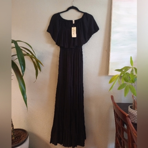 Elan Classic Black Off The Shoulder Ruffle Top Tiered Flowy Silky Bohemian Maxi - Picture 4 of 6